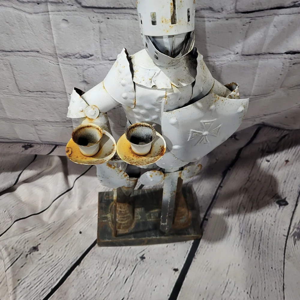 Metal suit of arms Candle Holder